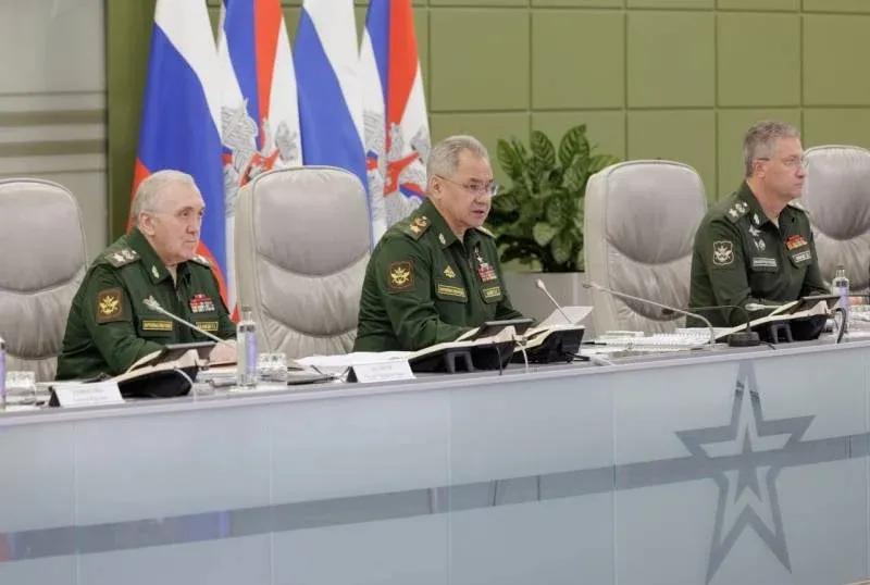 绍伊古没有排除对乌军使用集束弹药的可能性，比美国的有效多了 俄罗斯在乌克兰的特别