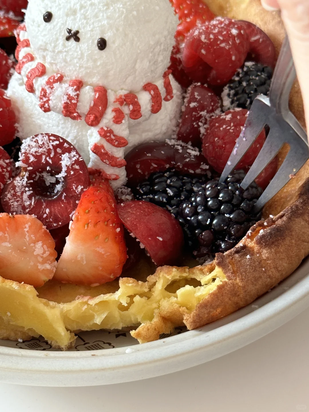 ❄️雪人米菲厚酸奶莓果荷兰松饼🥞