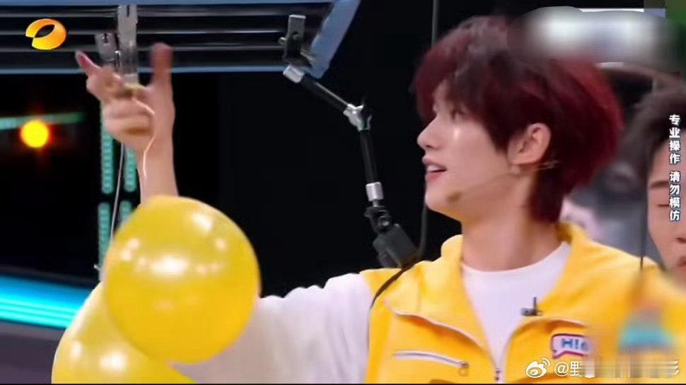 丁程鑫谁来懂一下丁程鑫游戏里的哥感你好星期六丁程鑫游戏里的表现太圈粉，哥感与温柔