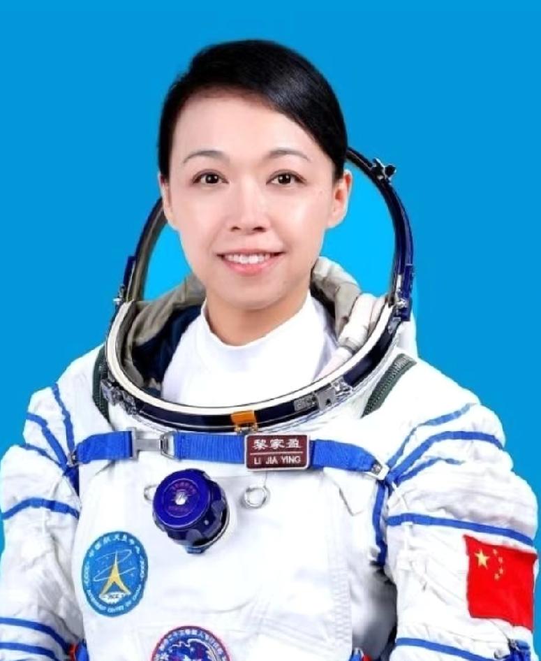 黎家盈进了天宫，港生还没收到课表，这课到底上不上？

5月25号早上，她就飘进天