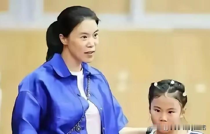王楠和她的女儿用行动狠狠的打了多少人的脸。

都知道王楠是国乒队继邓亚萍之后最狠