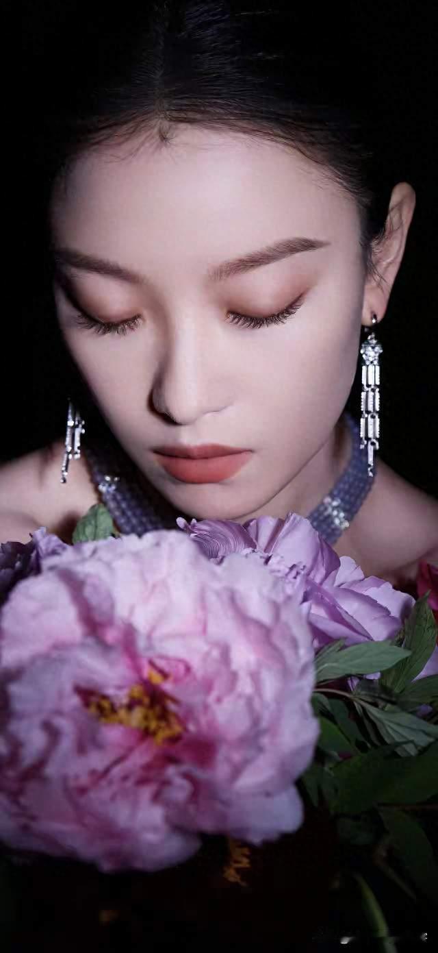 倪妮高清大图写真