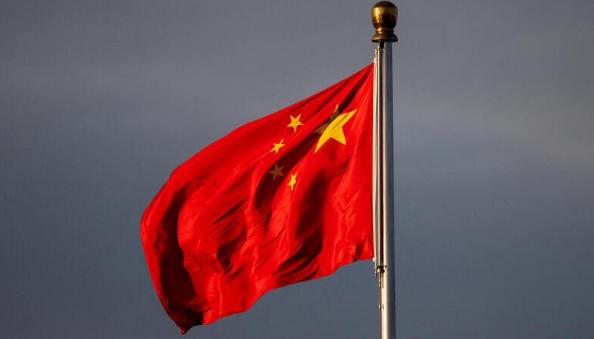 中东的战火越烧越旺，全球的目光都在盯着中国怎么动。有人说中国现在太谨慎，不像以前