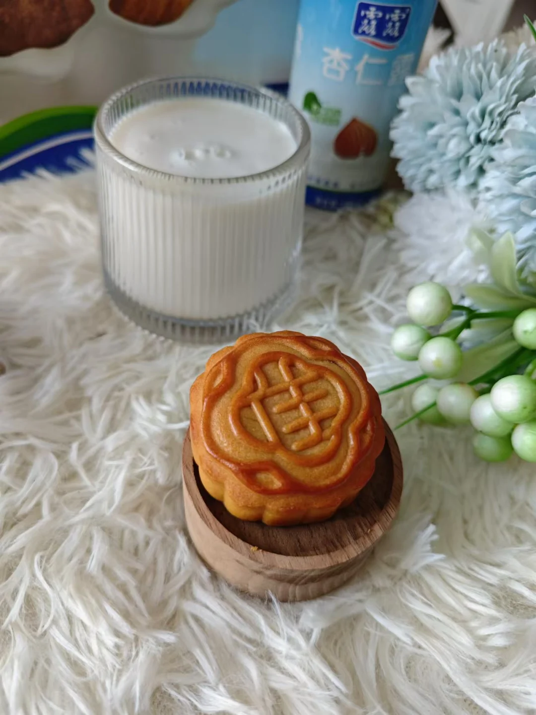 月圆之夜，味传千里 经典滋味再现 潮式酥皮月饼名家，香港佳宁娜如满月挂...