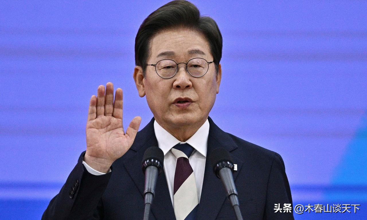对泽连斯基，李在明还没消气。[灵光一闪]

不久之前，他下令召回了韩国驻乌克兰大
