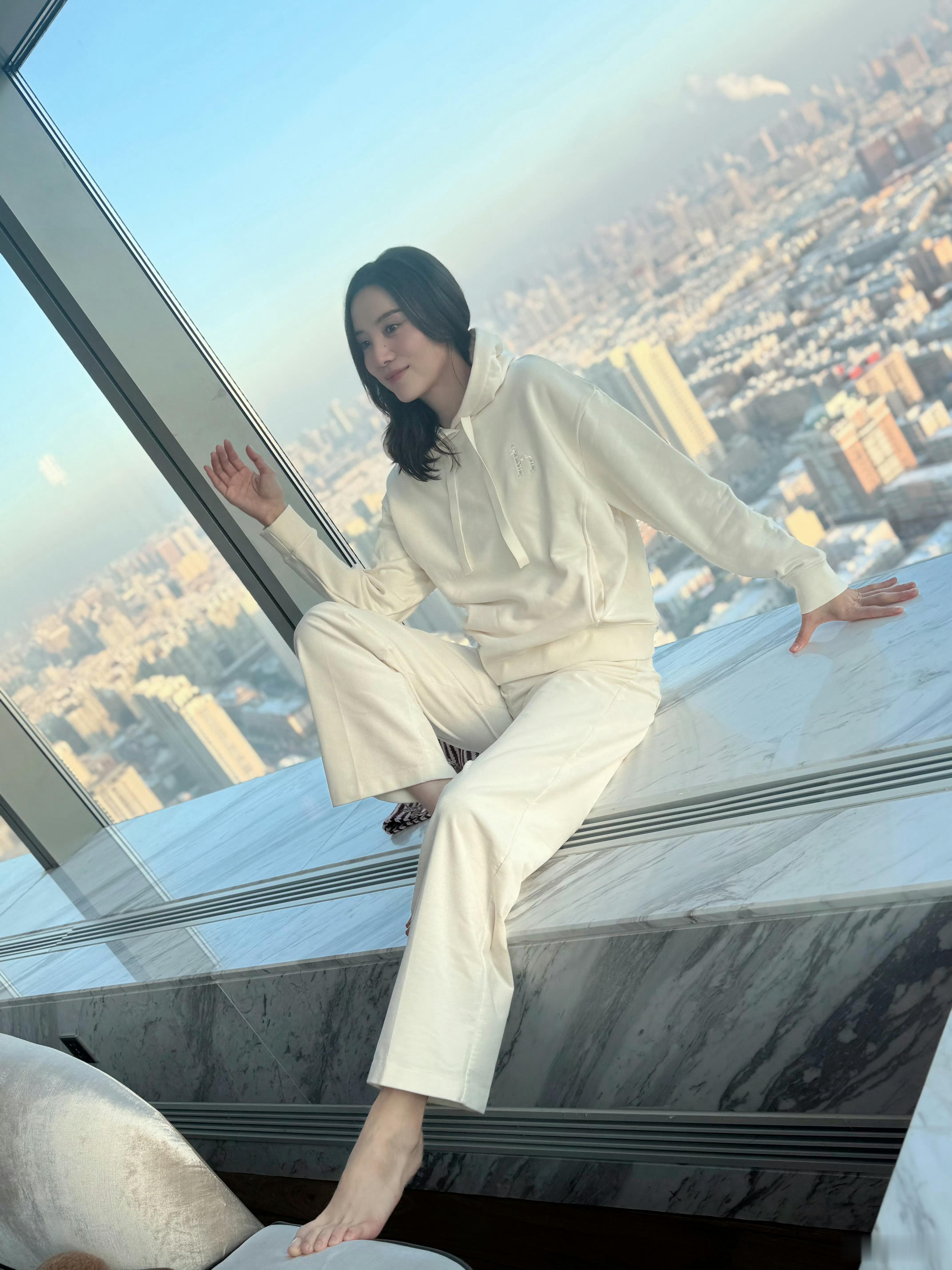 宋佳 x 美腿光脚·妈妈级别