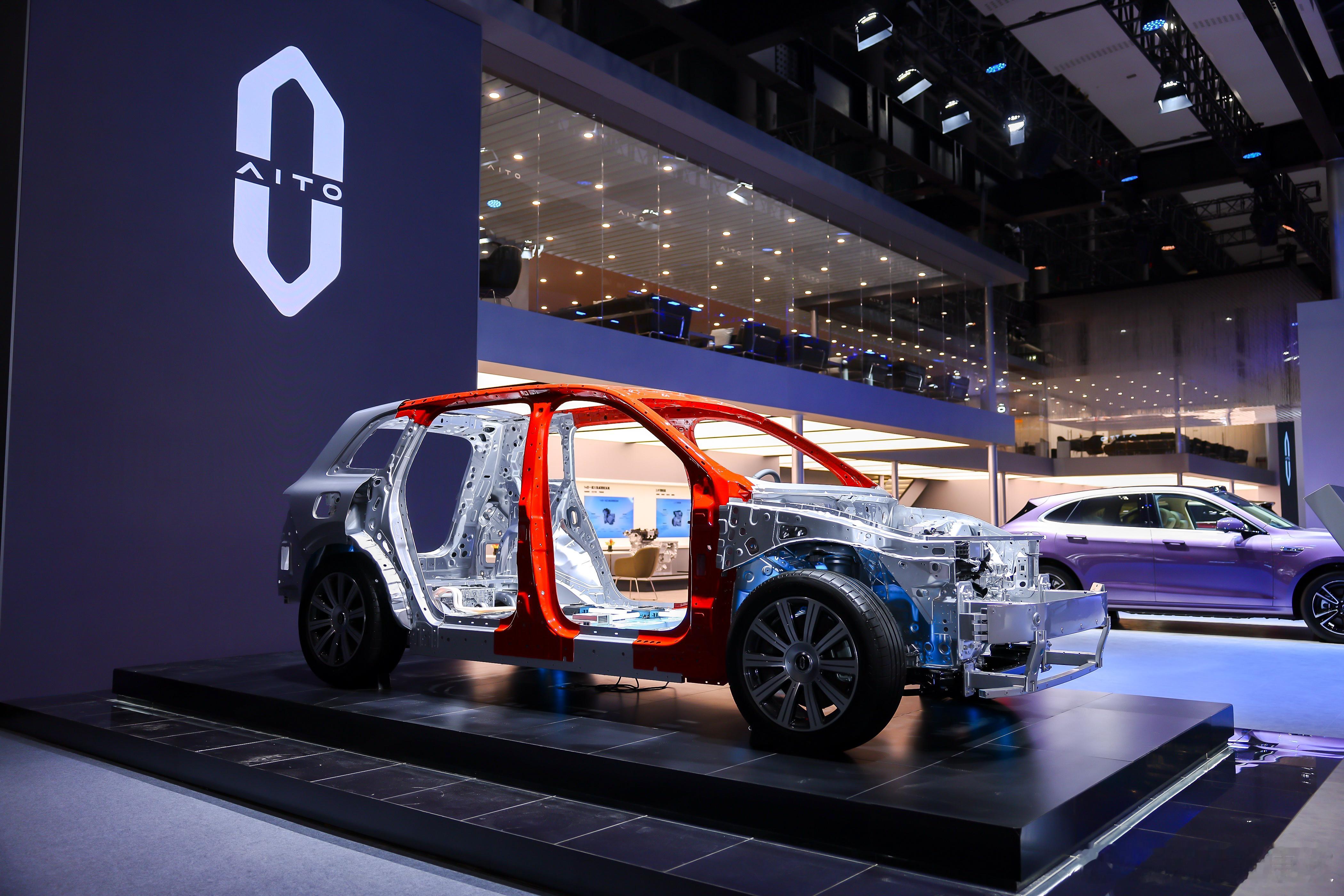 今天是第十四个全国交通安全日，“安全是最大的豪华”是赛力斯始终践行的理念，我们坚