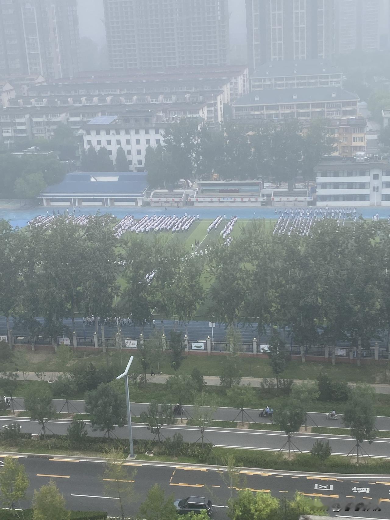 青春的样子
想起了学生时代