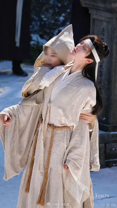 檀健次对着空气演戏檀健次超强信念感檀健次骑马戏居然补了一段对着空气演的，演员的超