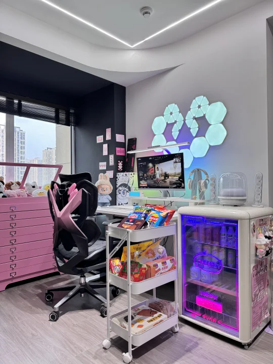 「整理电竞房」✨、配置再好！都不如有开黑队友