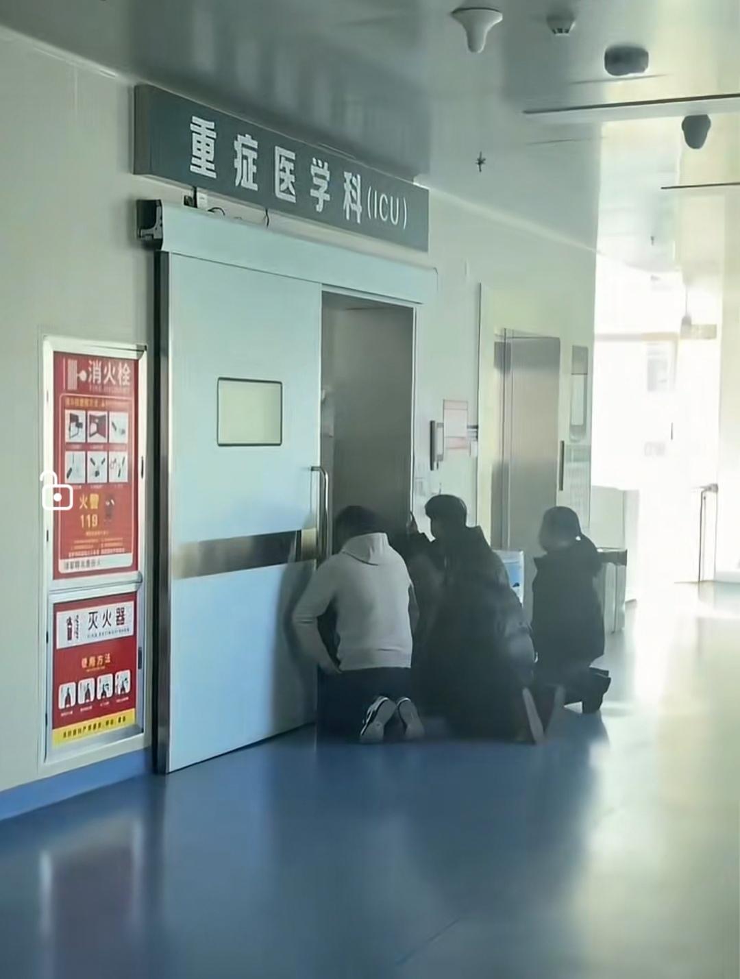 刷到这样一个场景，感慨万千。

  照顾好自己，才是对亲人最深沉的爱，此时，躺在