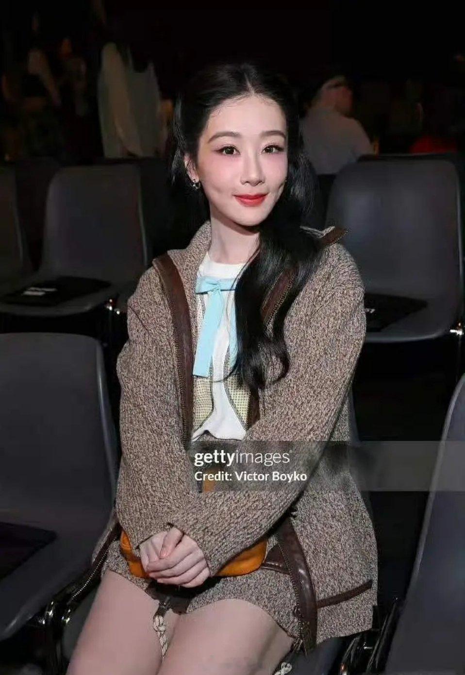 每当大家觉得杨紫变精致后，生图就会说：你想多了 ​​​
