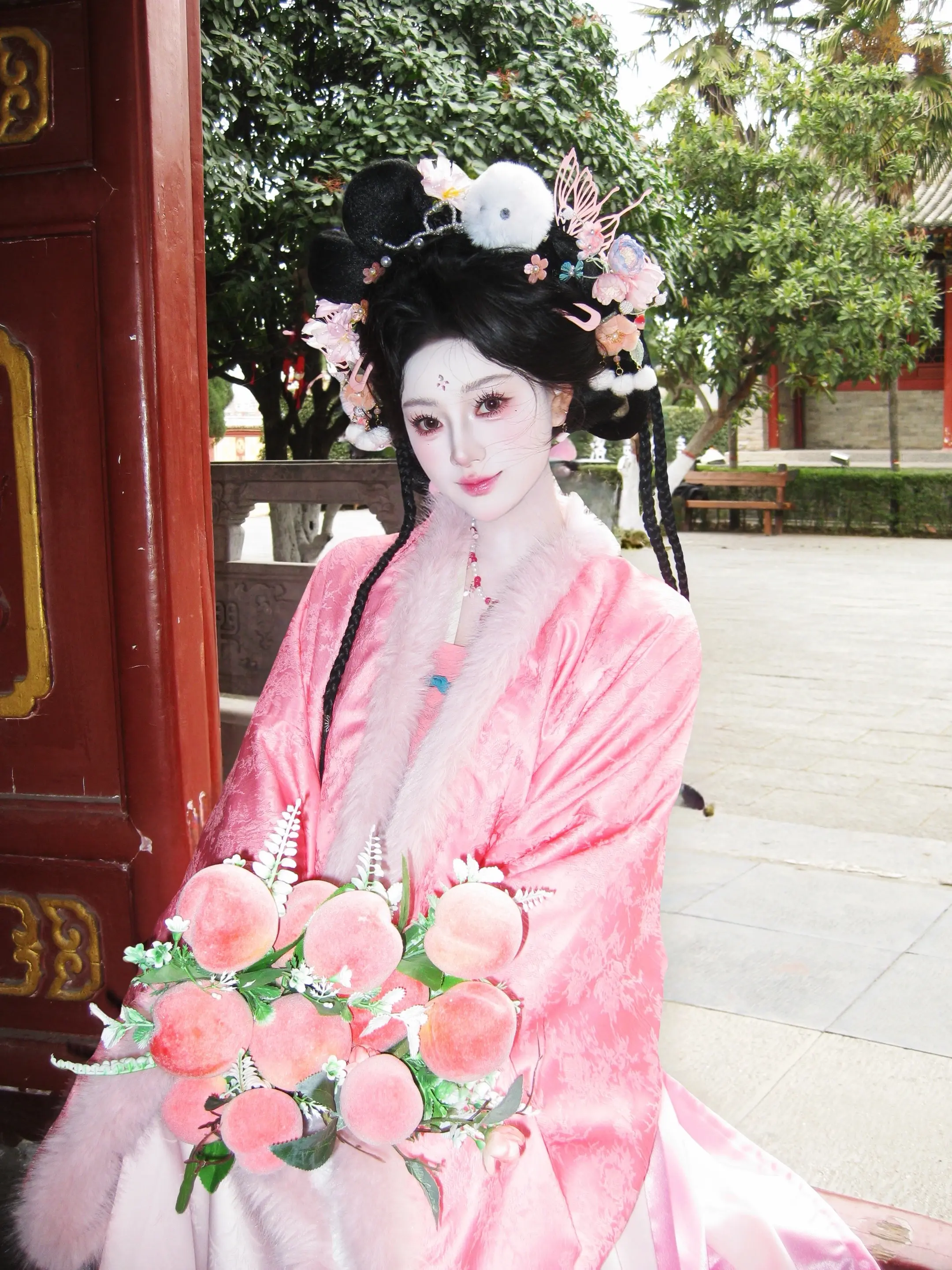 “姑娘思量的人已变成追忆”