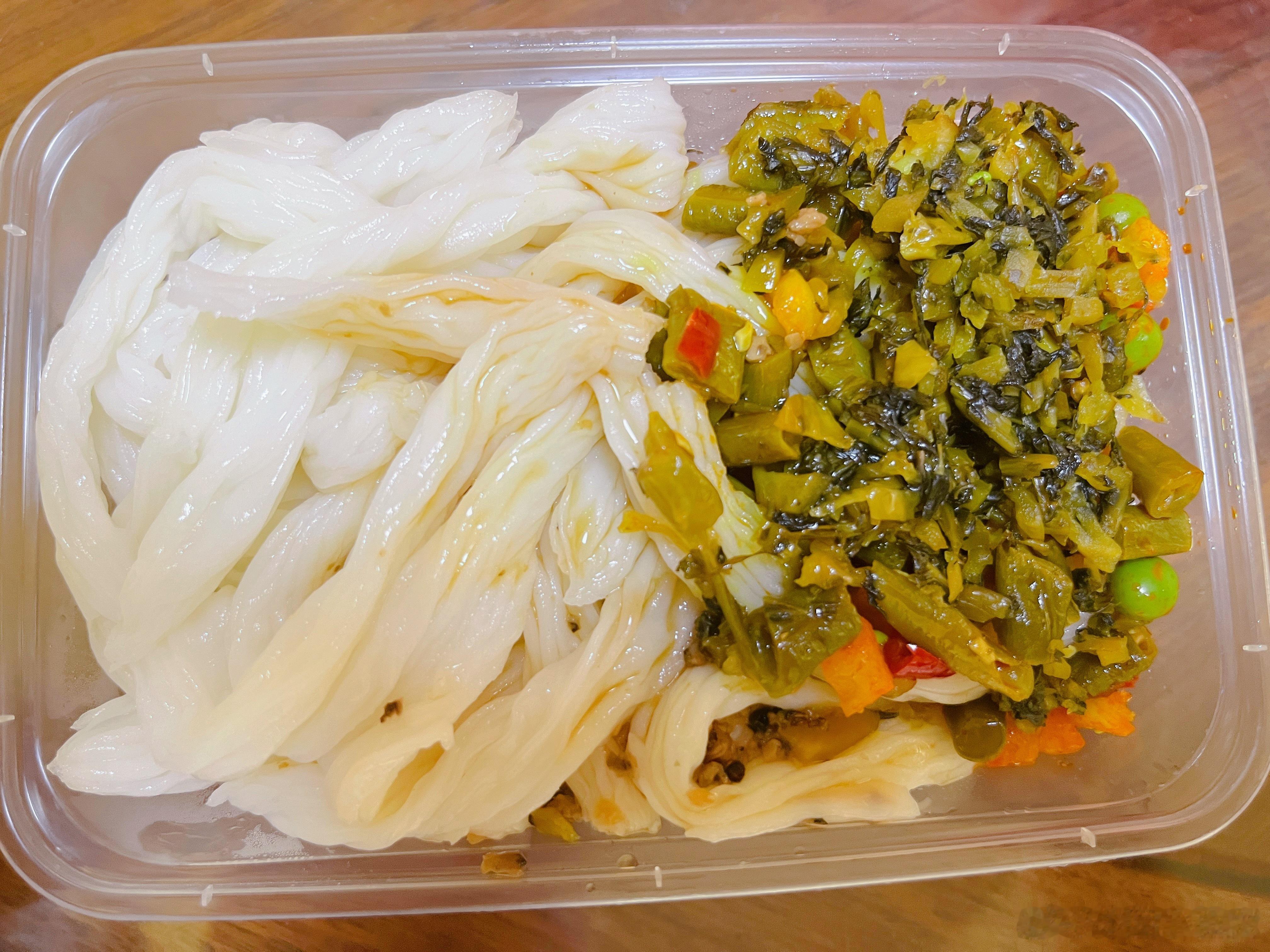 久违的泡沫箱肠粉，还是小学吃过的味道～ ​​​