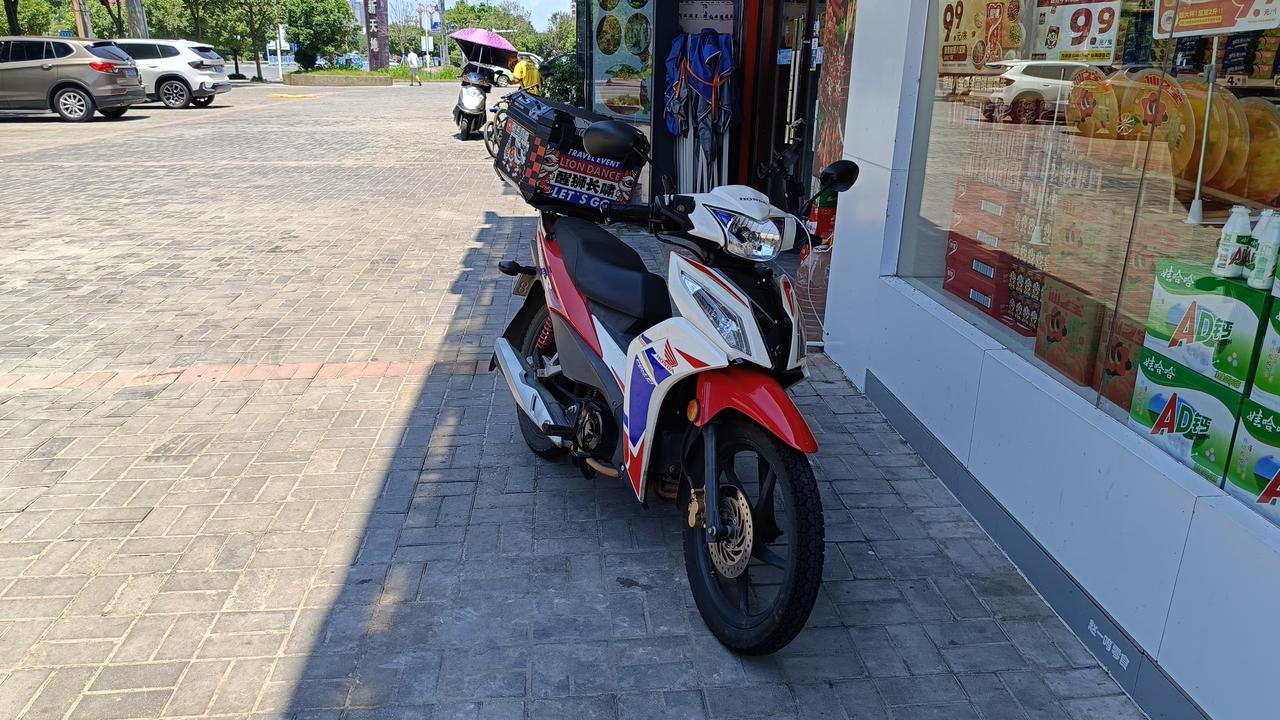 作为骑了5年的弯梁摩托车爱好者来说，这个问题我还是很有发言权的。
新威武质量品控