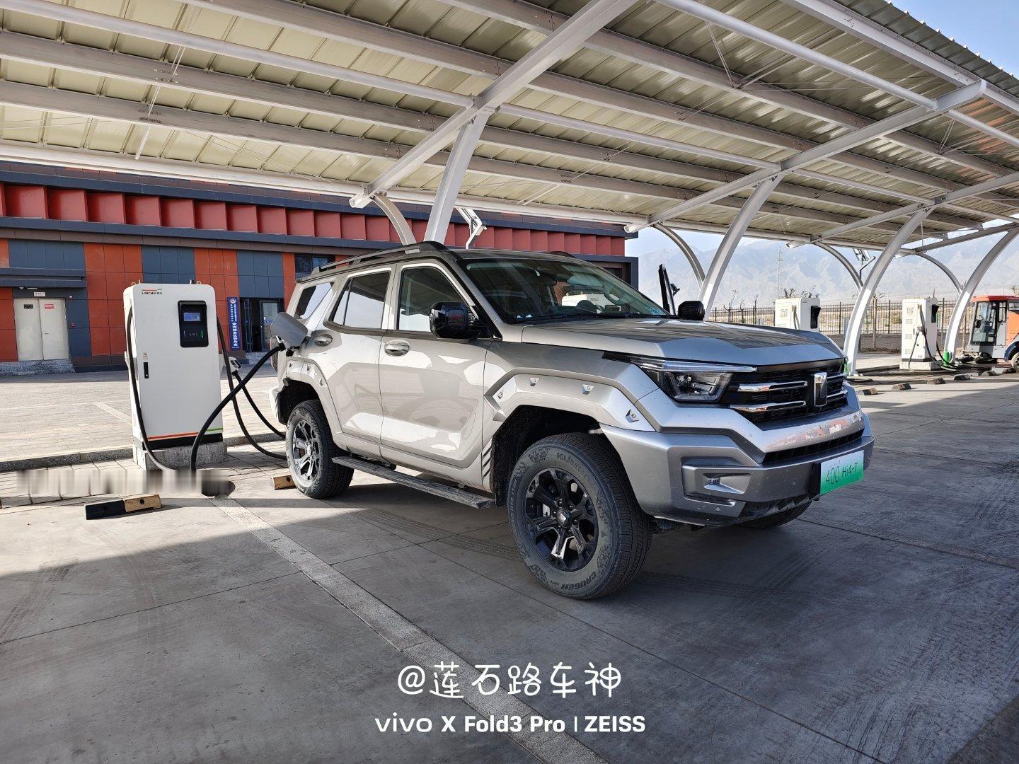 跑高速没油了又赶上服务区加油站不营业，这时候我该怎么办？[允悲][允悲][允悲]