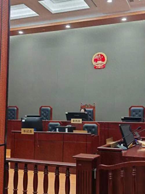 马某捆绑他人置于后备箱，连夜开车数小时，其间多次查看却不施救，致被害人失温死亡，公诉人：犯罪手段极为