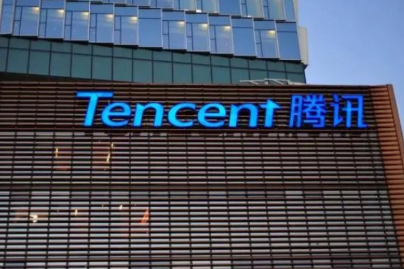 【腾讯AI相关资本支出会进一步增加】腾讯高层在业绩会上表示：“我们在AI相关服务
