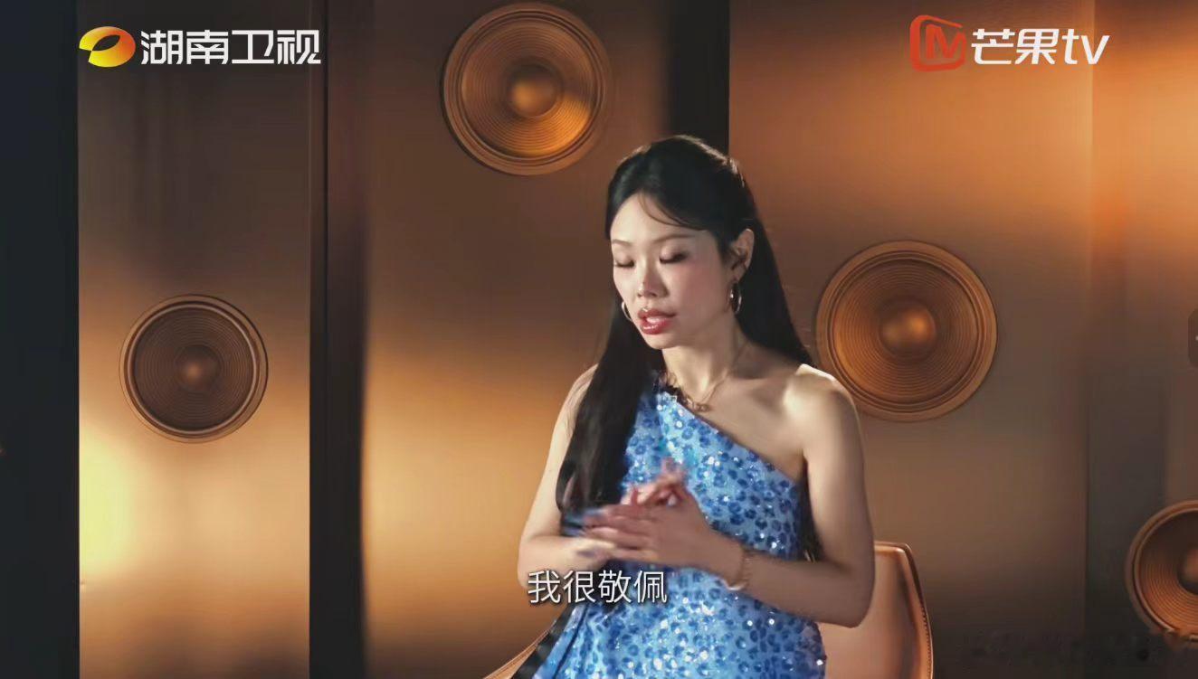 万妮达说很敬佩刘惜君歌手2026 舞台之上实力说话，万妮达大赞刘惜君，不顾身体不