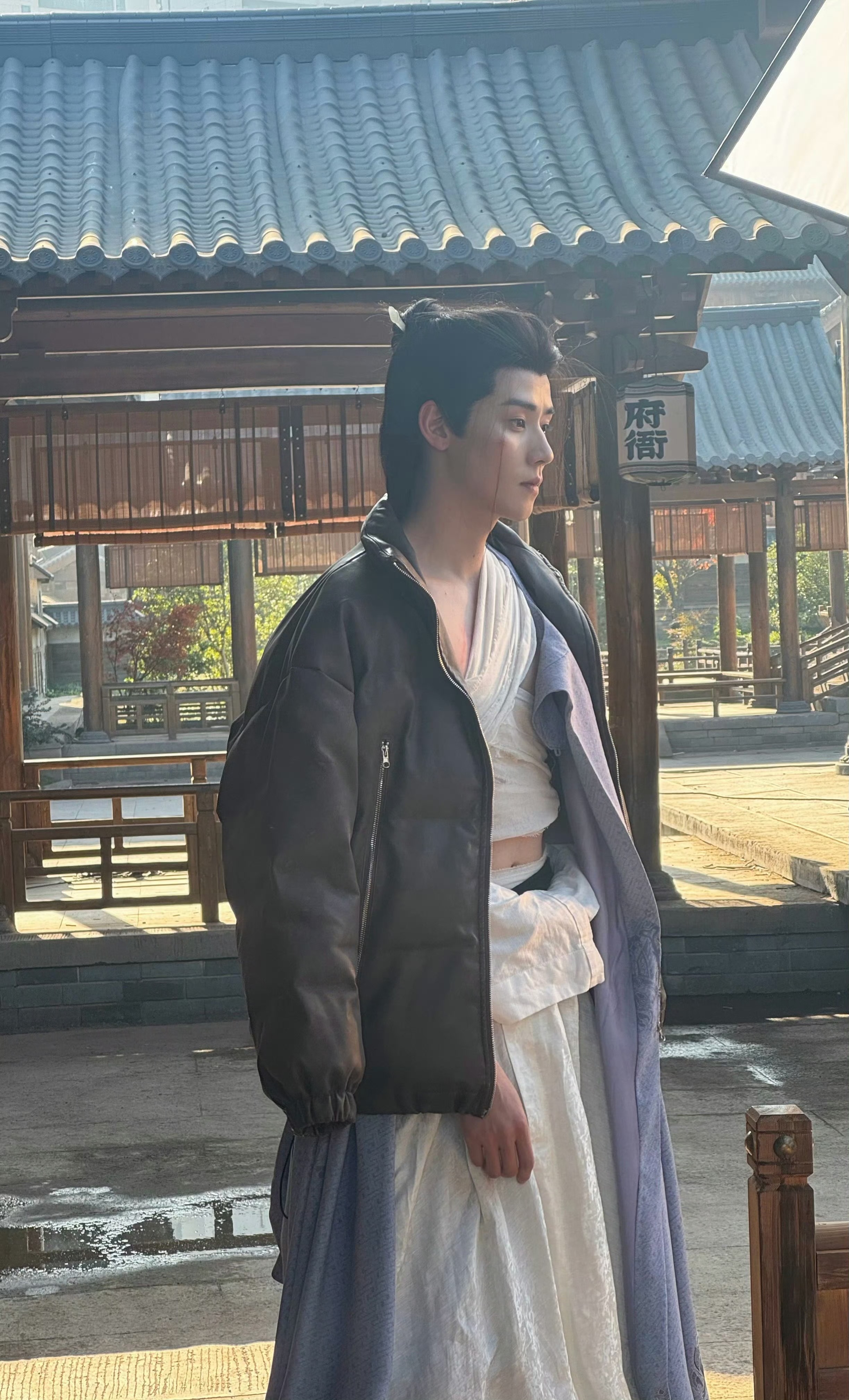 任豪换个发型负荆请罪了真我见犹怜了