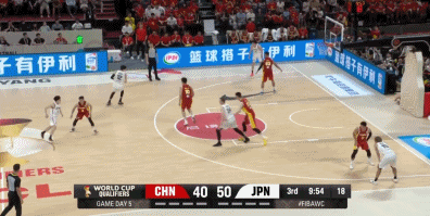 哎，完整回合拿出来，高诗岩这个球是不是好防守你们自己判断