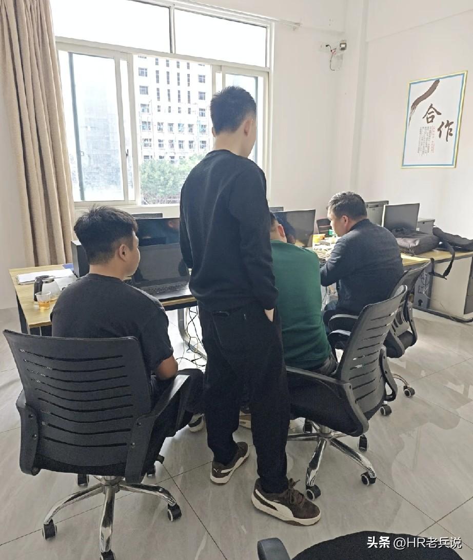 又要直面仲裁了[捂脸]临下班被告知公司又被离职员工举报仲裁了,要我们尽快要找一下