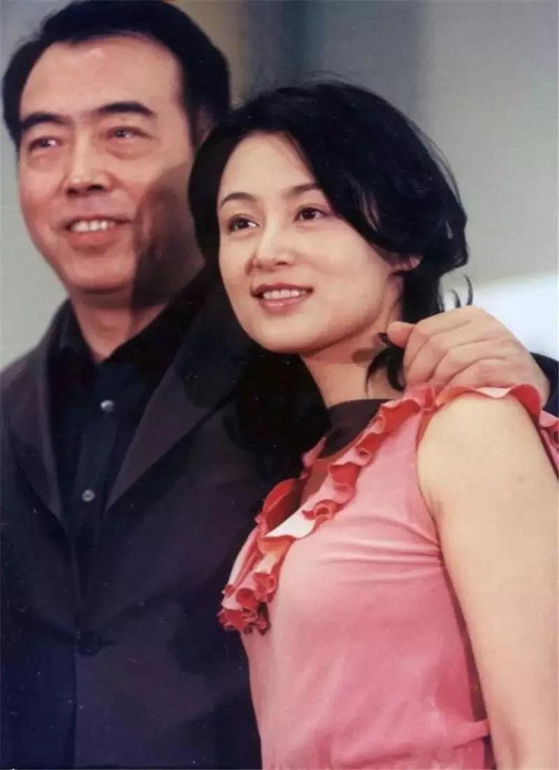 有人问陈凯歌你是不是看上了陈红的年轻漂亮，陈凯歌坦然的说，我喜欢陈红身上的那股江