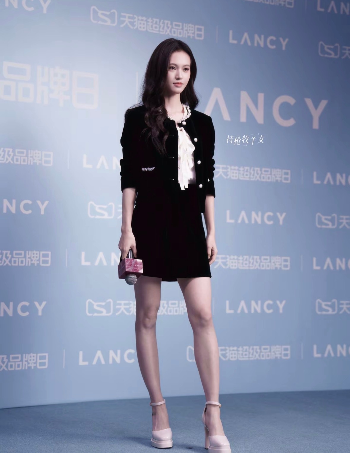 所有人感受我姐姐生图大长腿 ​​​