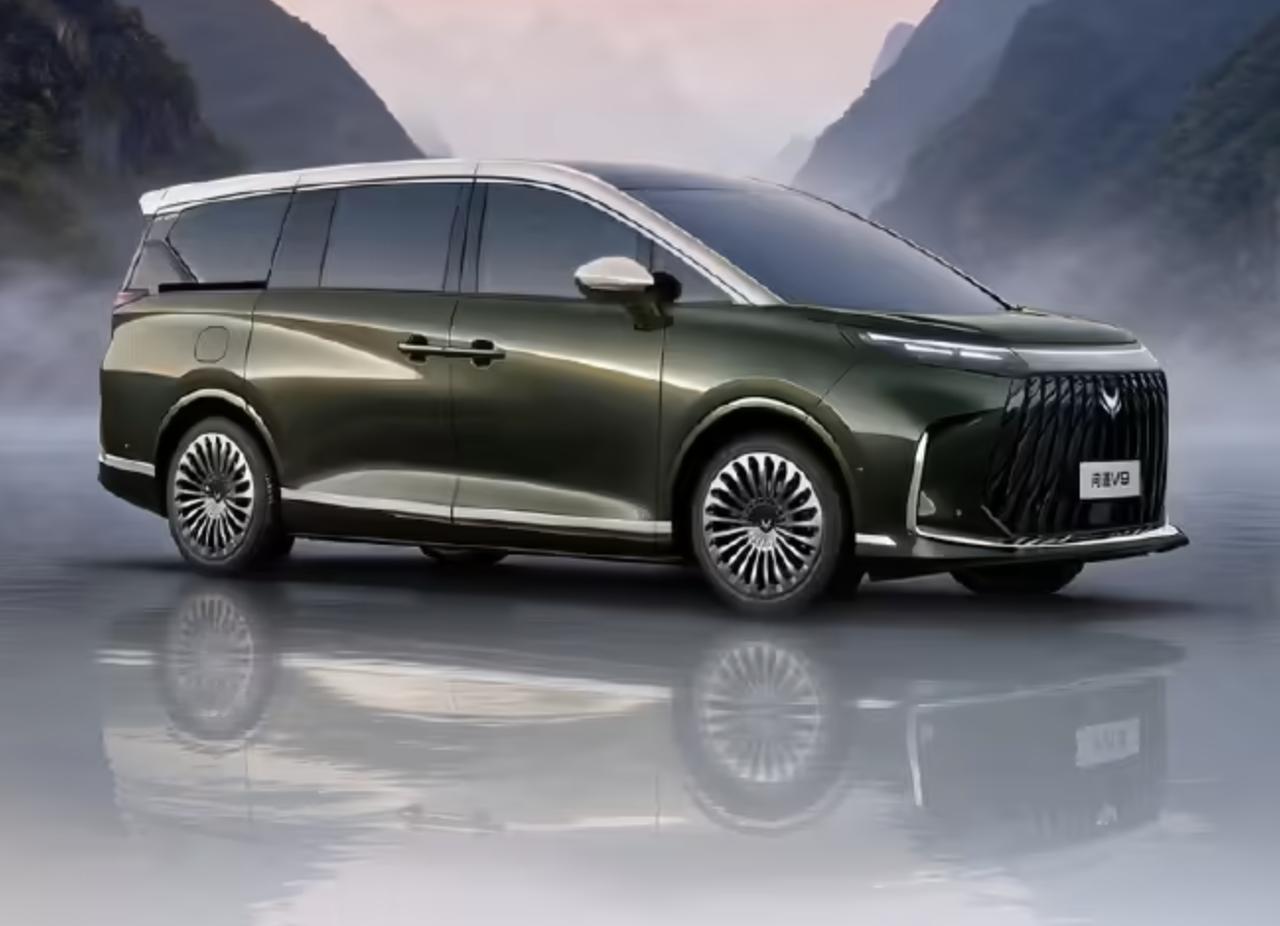 2026年期待车型：北汽极狐问道V9
昨日，北汽极狐正式公布高端产品系列“问道”