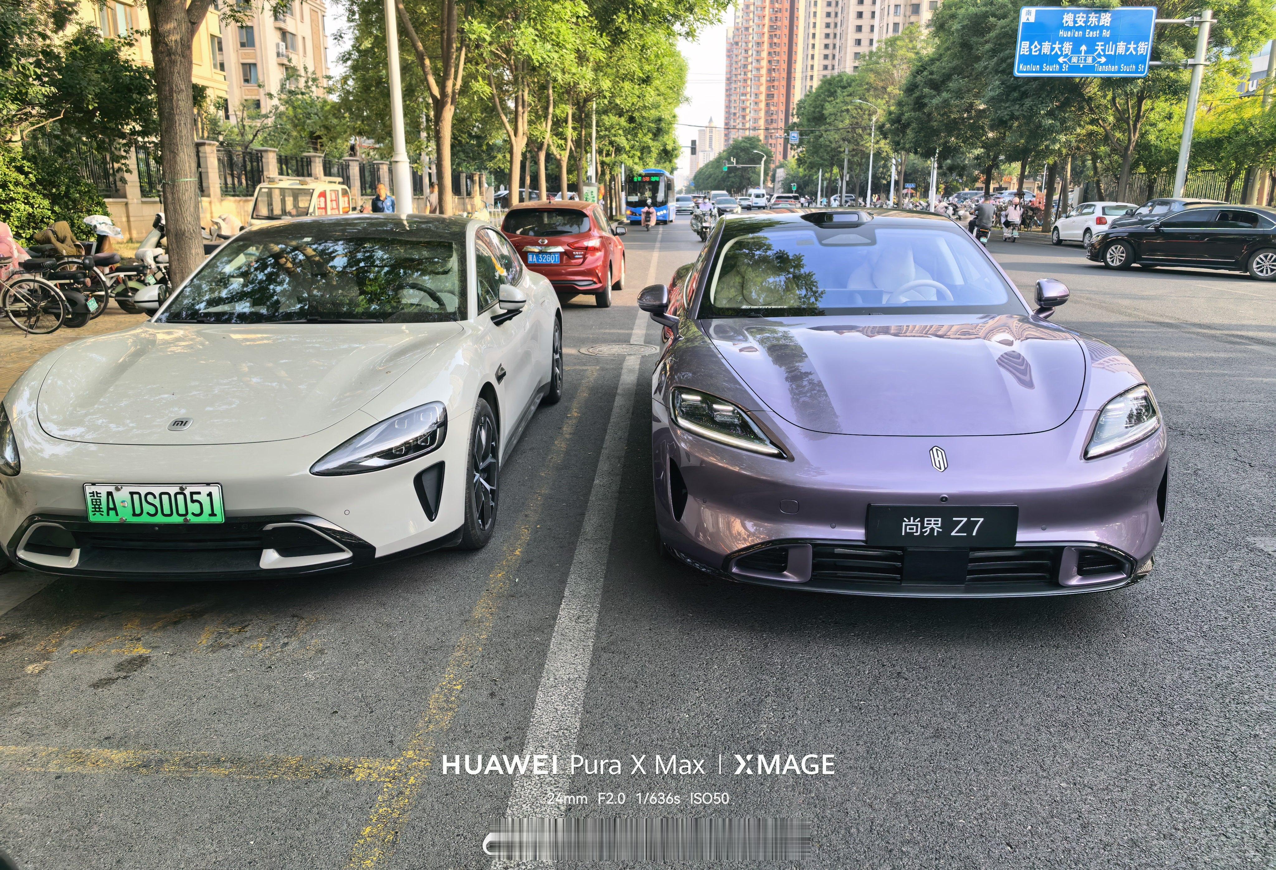 等前面车进地库的时候正好旁边停着辆小米SU7 ，放一块就发现了尚界Z7和小米SU