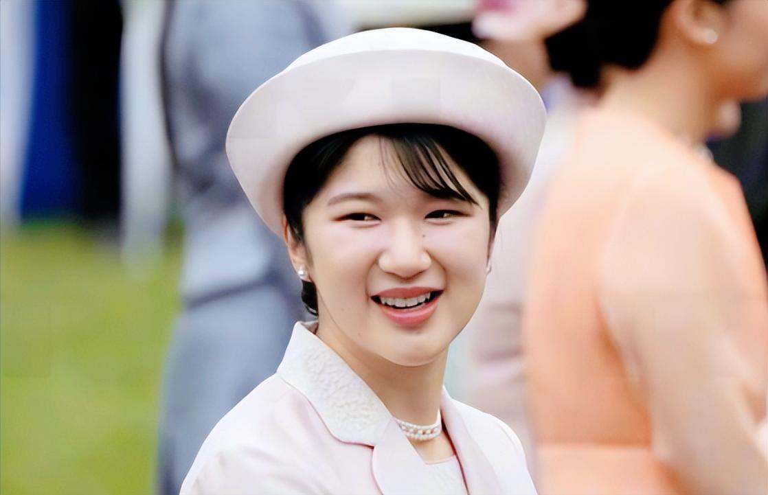 日本历史上第一位女首相高市早苗，最近在国会直接表态，坚决不让女性继承皇位，现行的