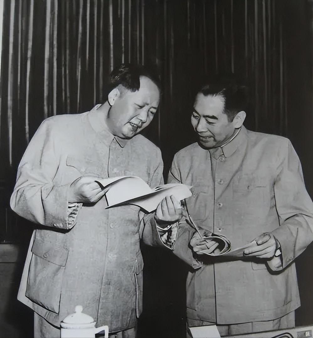 1962年印度大兵压境，毛主席：与其跪着生，不如站着死。但想要我们死也没那么容易