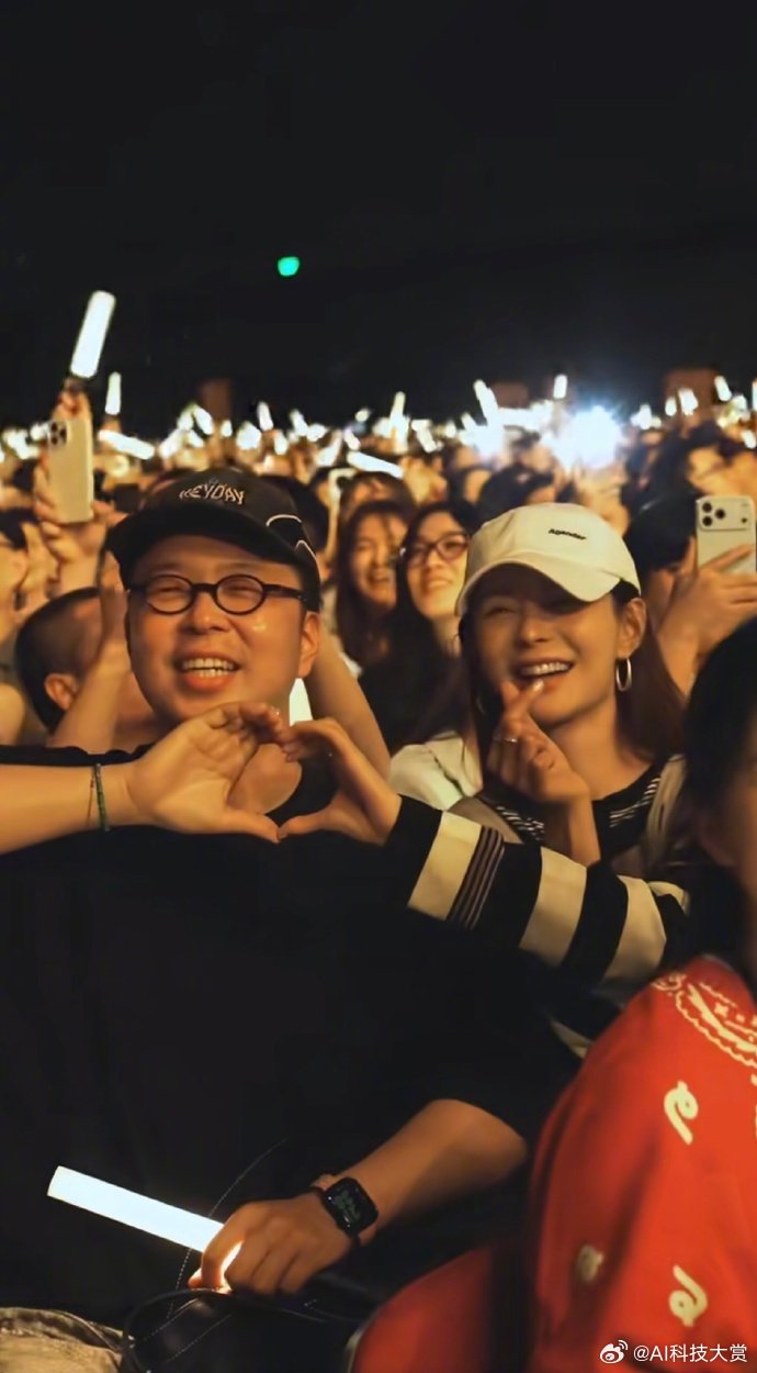 杜海涛零点晒照为沈梦辰庆生杜海涛零点祝沈梦辰生日快乐谁能拒绝杜海涛的宠妻模式啊，