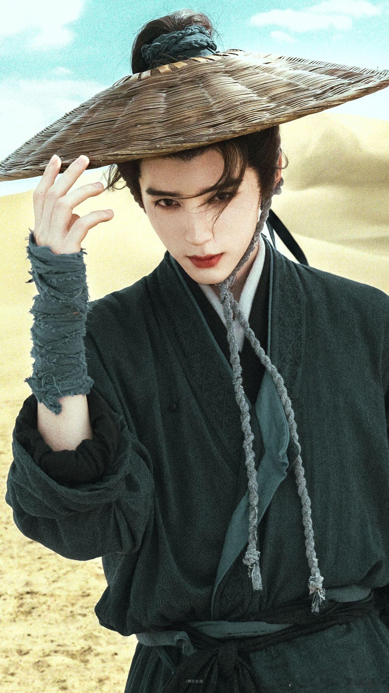 翘楚男演员 分不清 谁说他没辨识度？谢燕来的清冷感独树一帜。那根发带飘起的时候，