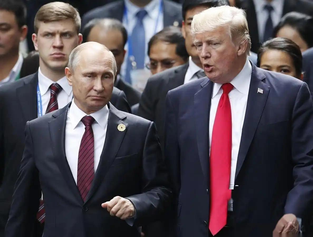 2026年这开局，真是让人后背发凉。

特朗普这一手太狠，直接在大西洋扣了俄罗斯