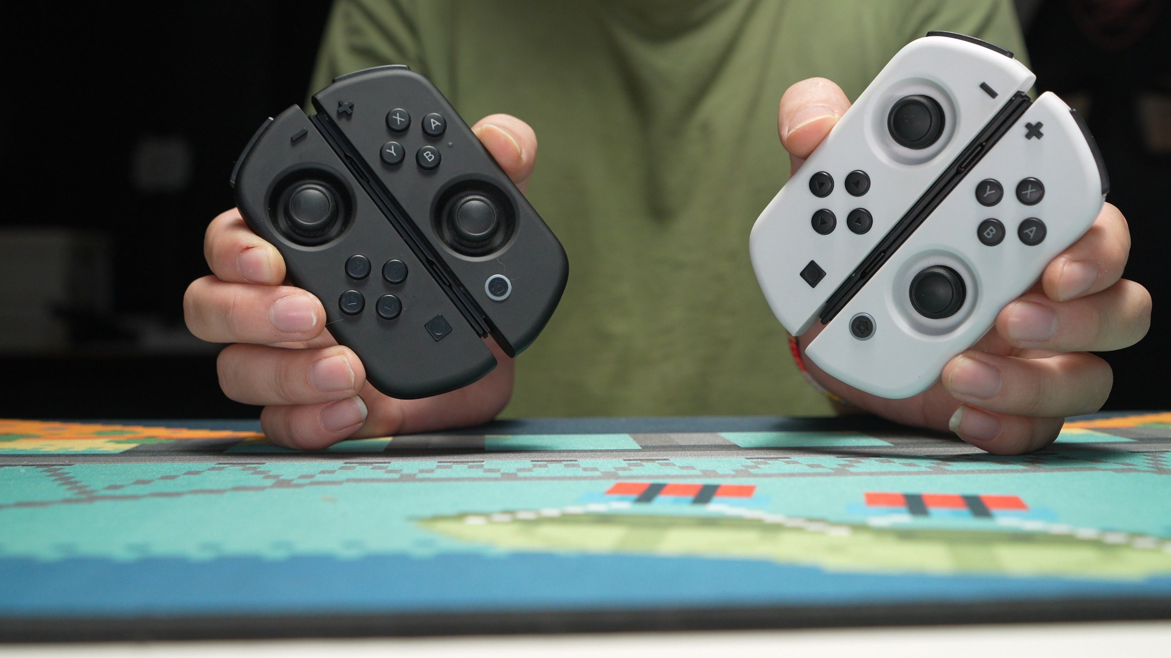 列举一下2024年之前，几百万销量的知名游戏：《蔚蓝》《空洞骑士》《深海迷航》《