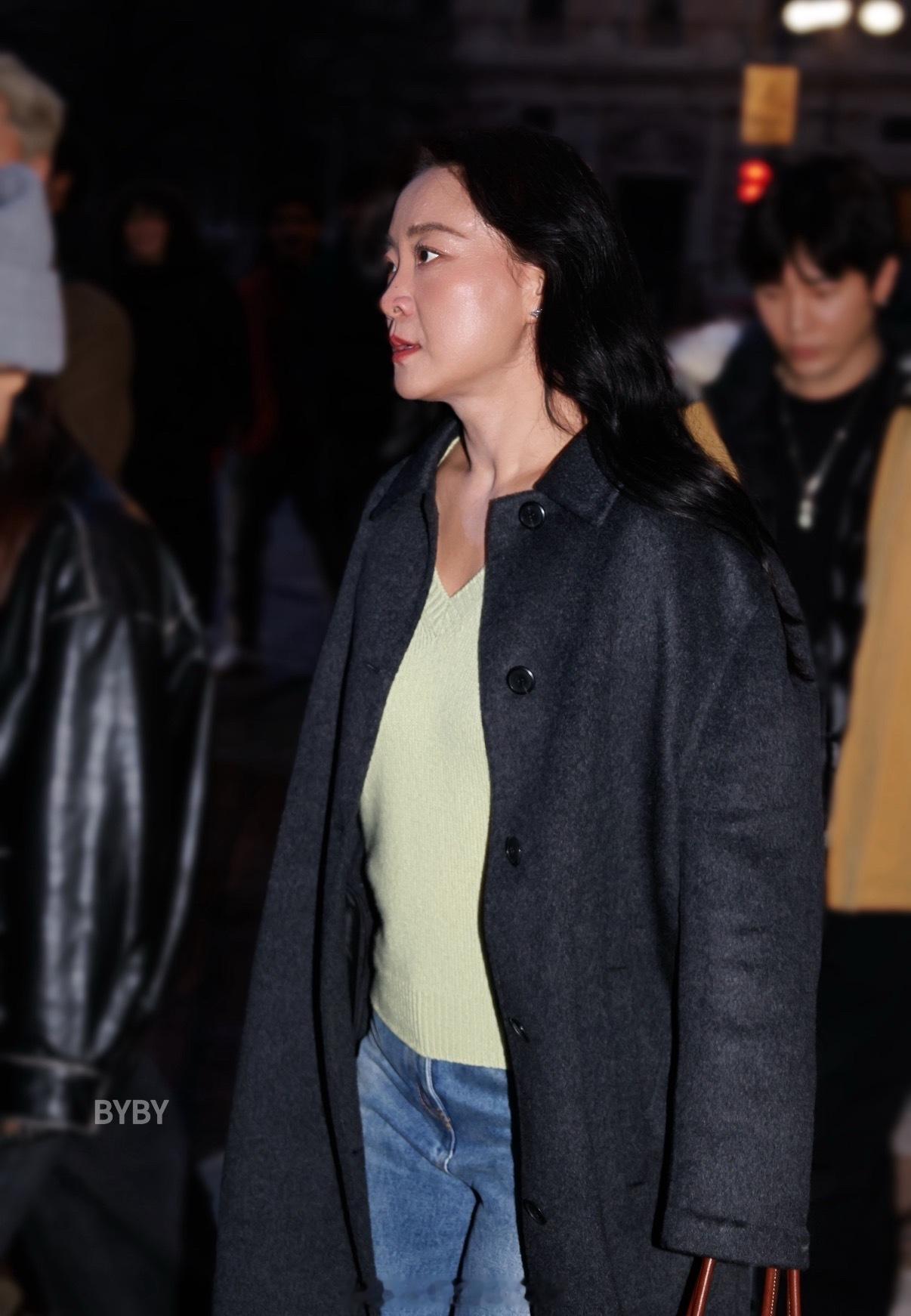 好美的玲儿©️logo贾玲米兰探店路透贾玲米兰时装周探店