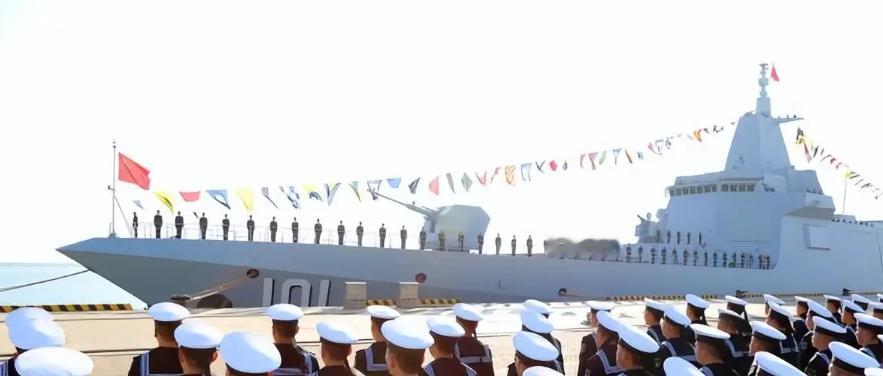 海军 77 周年宣传片杀疯了！暗藏双重彩蛋，何剑谐音核舰暗示航母扩编，小湾寓意台