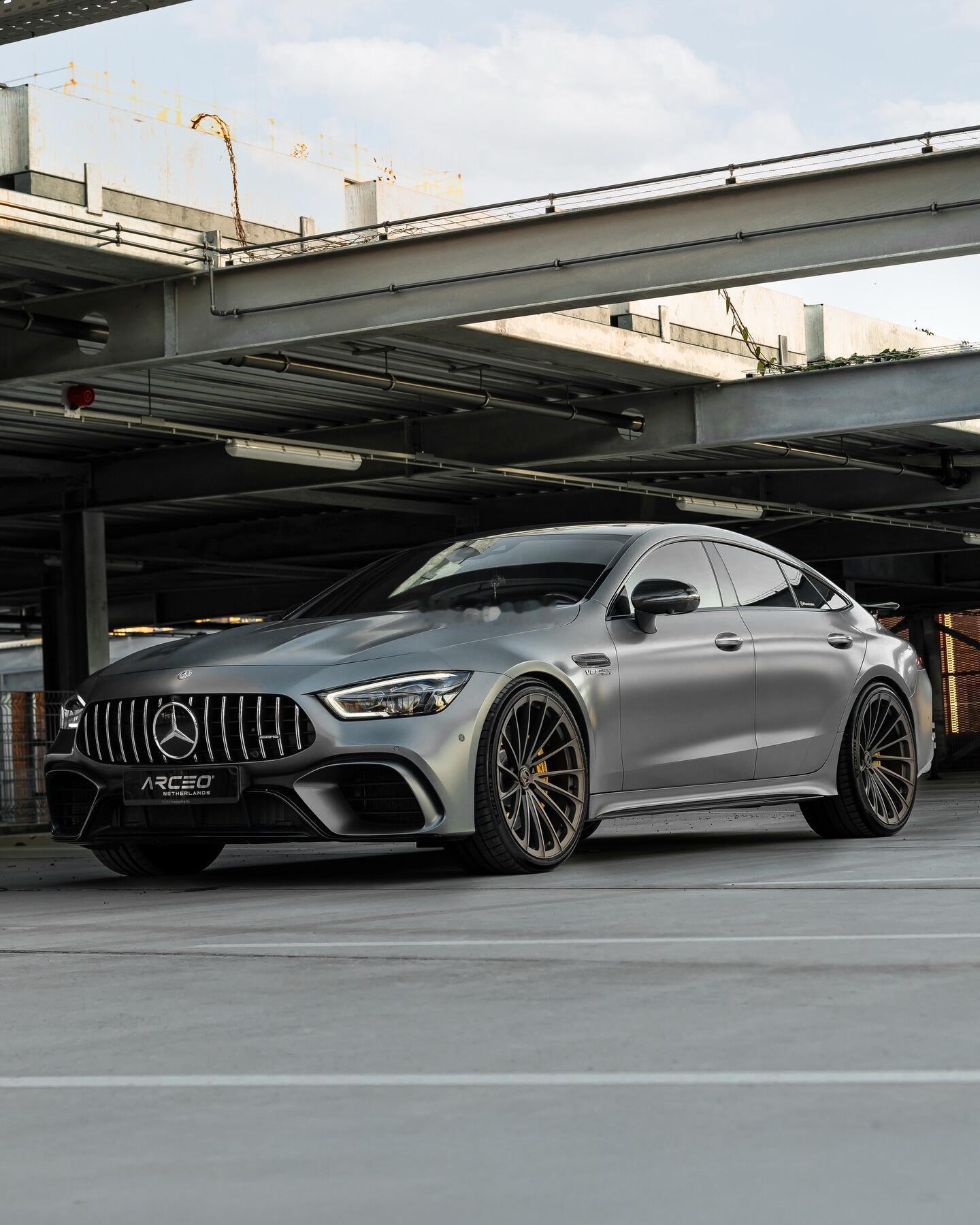 悦己，是幸福最优雅的起笔。TLFW 𝐅𝐎𝐑𝐆𝐄𝐃 继续接单个性化私人