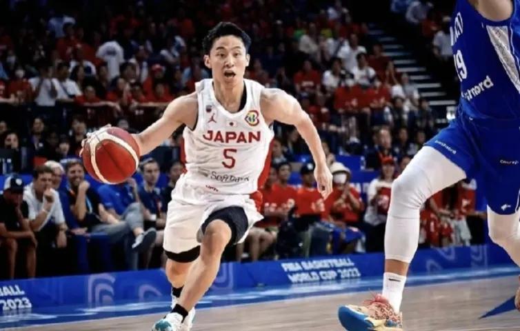 杜峰被冤枉！徐杰的模板！1米72身高独得25分2篮板8助攻！
日本98-88爆冷