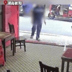 救人反而要破财，冷眼旁观反倒平安无事，衡阳这件事看得人心里堵得慌。店家看到老人突