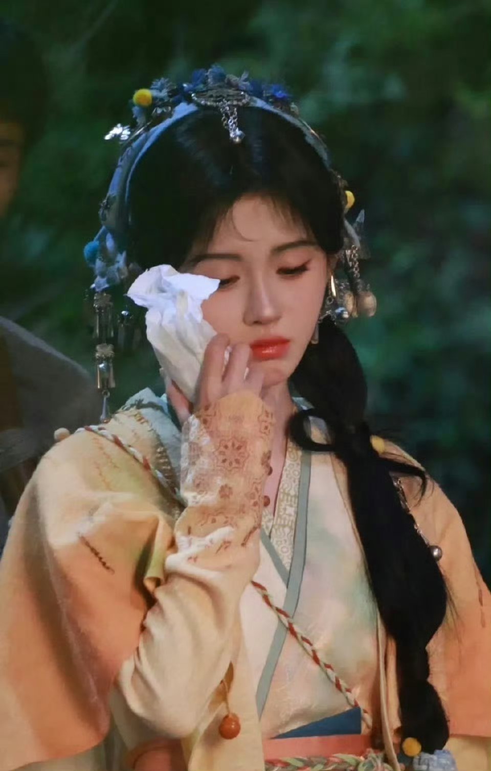 鞠婧祎来战路透，好可爱的阿黛！ ​​​