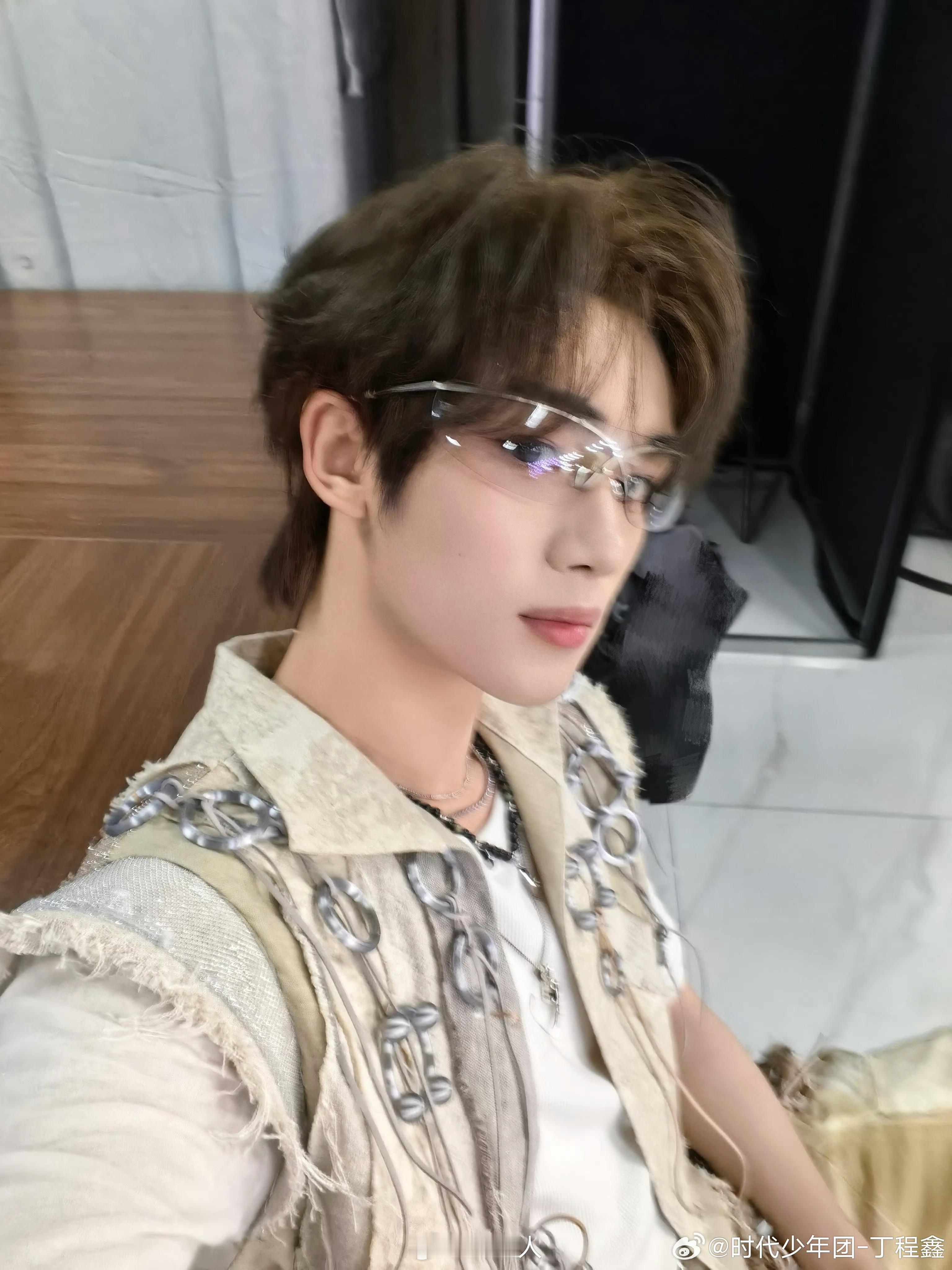 丁程鑫全方位展示天资中丁程鑫雷霆角度也这么帅 丁程鑫给大家全方位展示天资中[爱慕