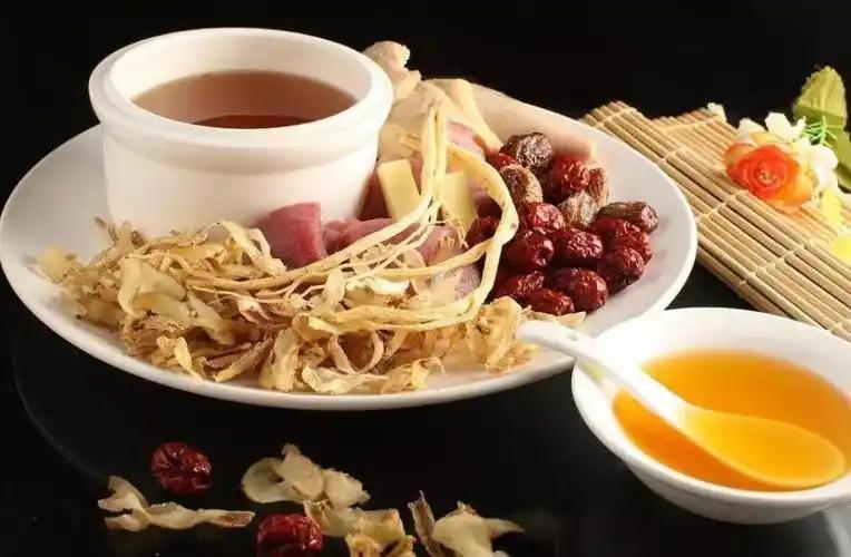 柴桂汤祛脾寒，吴茱萸汤祛肝寒，三拗汤祛肺寒，四逆汤祛肾寒，无寒一身轻
 
中医调