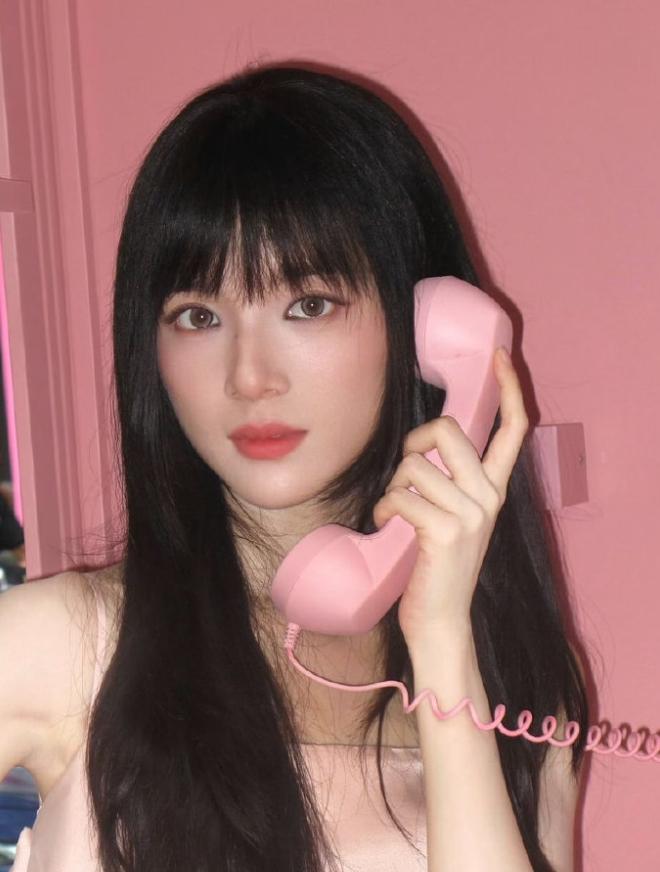 李思潼没找到适合自己的妆造！
李思潼官宣雅诗兰黛彩妆挚友！李思潼19亿票房，但毕