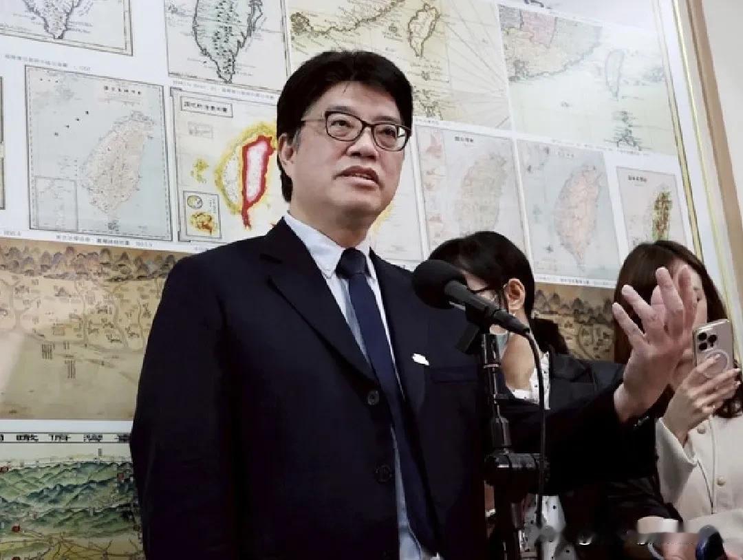 邱垂正这次怕是要栽大跟头了。台东县长饶庆铃只是录了段推广凤梨释迦的视频，放在厦门