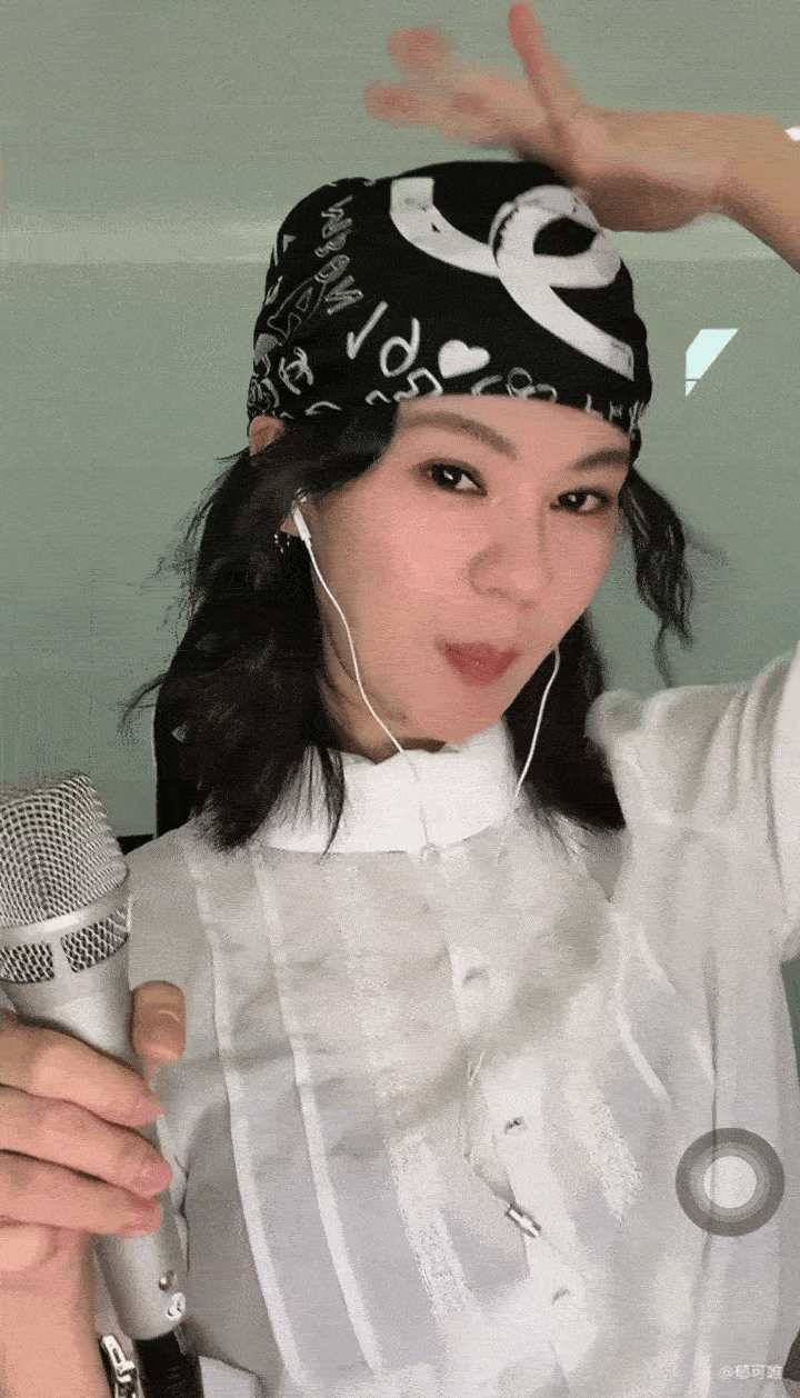 郁可唯自己的粉丝自己宠白海豚伤的心郁可唯来补风雨可以叫停舞台演出，却无法叫停歌手