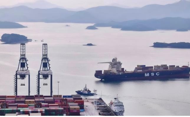 受不了，巴拿马喊话中国

麻烦看官老爷们右上角点击一下“关注”，既方便您进行讨论