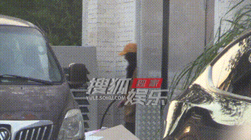 杨幂艺术区下班路透图 ​​​