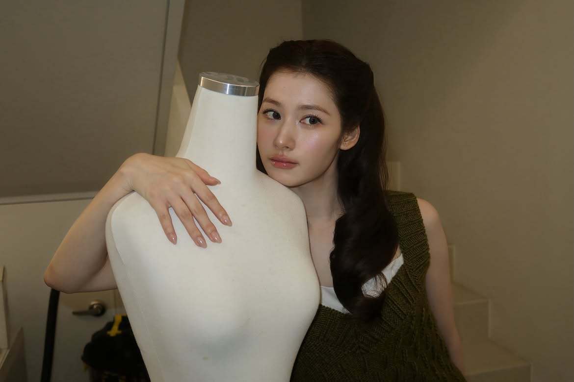 m.by_sana更新：L‘Officiel behind🪽🩶我孩子只是迟到